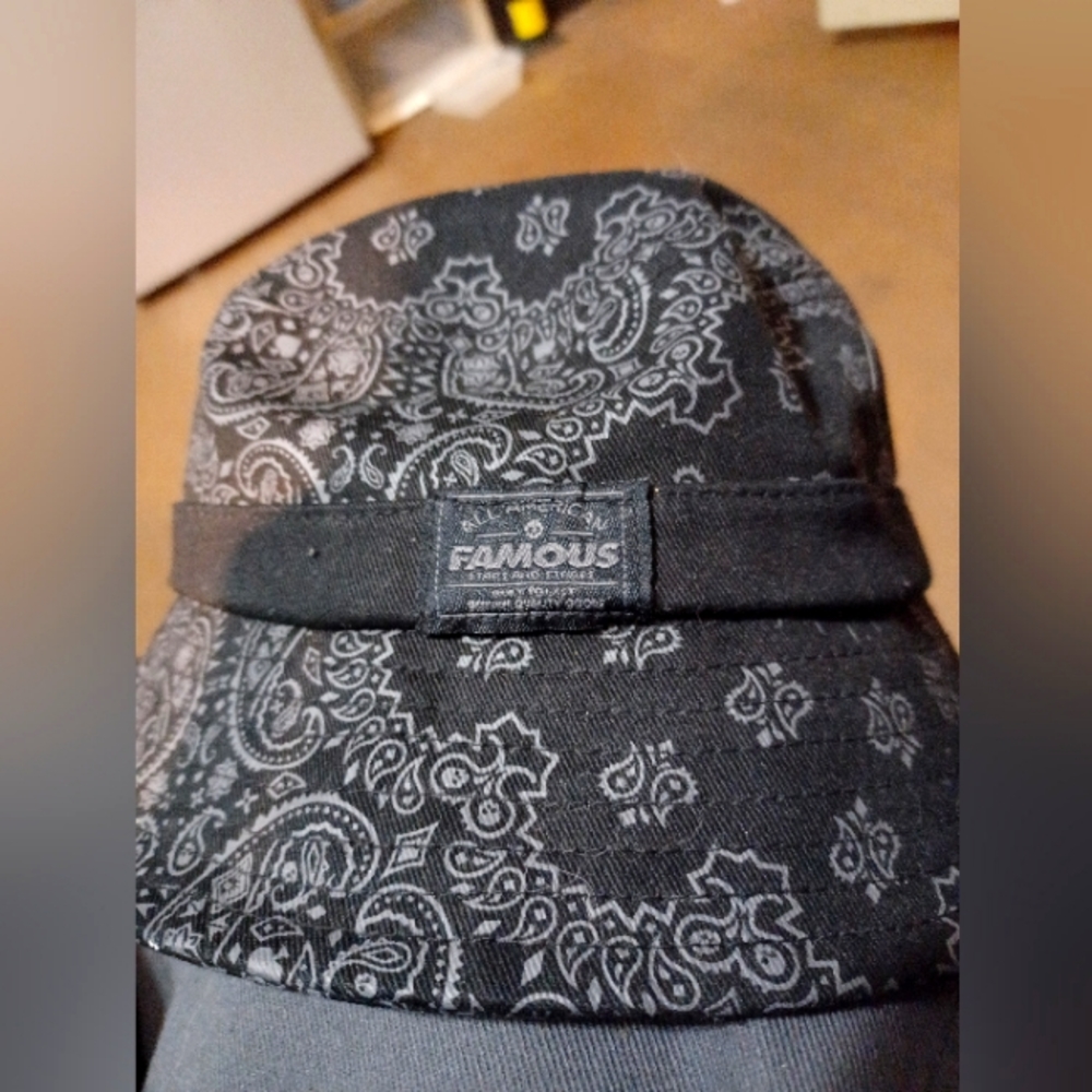 (BRAND NEW Never Used) FAMOUS STARS & STRAPS BLACK Bandana Bucket Hat